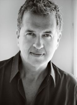 Mario Testino is coming to Sydney to guest edit Vogue Australia