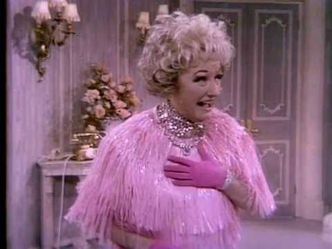 Liberace and Phyllis Diller - Phyliss Arrives - The Liberace Show