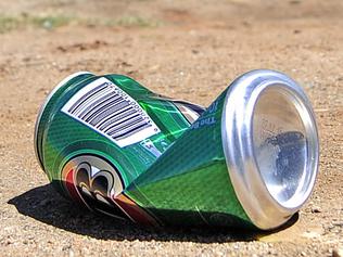 Alice Springs Police were called to a house at Hidden Valley Town Camp in the early hours of Friday morning in which a 15 year old boy was stabbed in the leg and later died. The stabbing death is the second to occur within one week. Despite attempts at being a dry community, empty beer cans lay on the road in front of the house