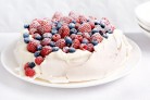 Berry pavlova