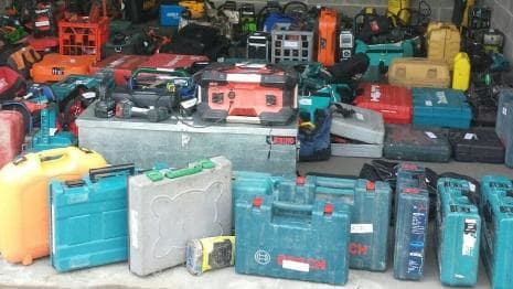 Police will be holding three viewing sessions in an attempt to reunite 500 tools with their rightful owners.