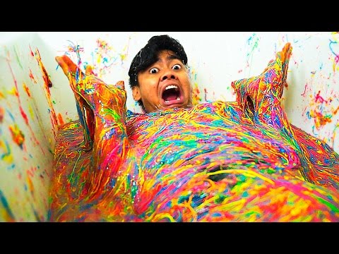 SILLY STRING SLIME BATH CHALLENGE!