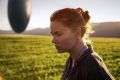 In <i>Arrival</i>, Amy Adams' nervous self-doubt contributes to the sense of unease.
