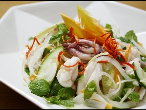 How to make Vietnamese squid salad - Goi muc