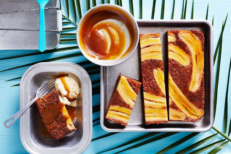 Banana upside-down cake with Bundy rum sauce