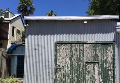 Tin shed in Glebe laneway sells at auction for $1.69 million