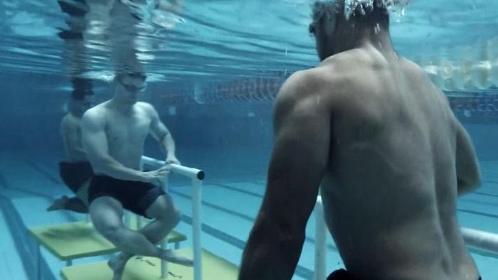 Hayne undertakes training in the NSWIS pool.