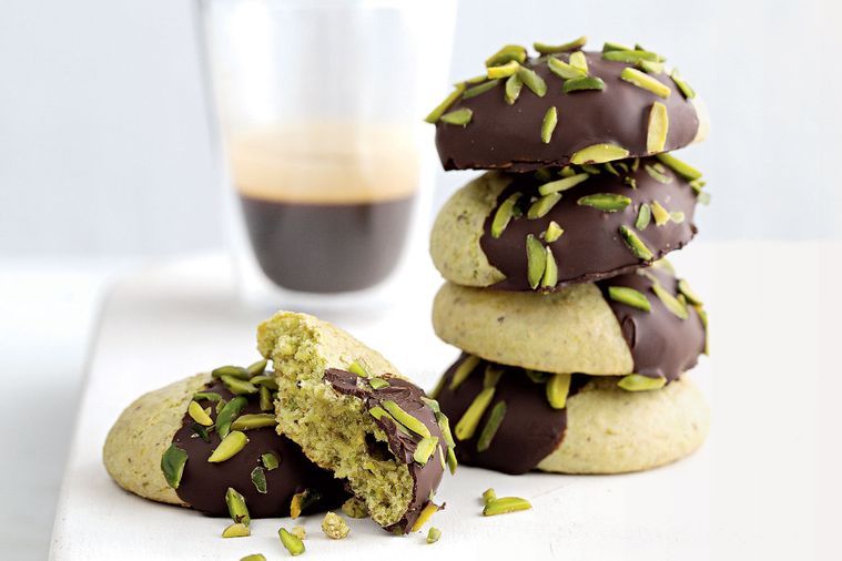 Gluten-free pistachio amaretti