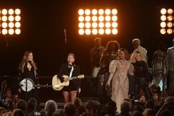 Beyoncé just gave a surprise performance at the 2016 Country Music Awards