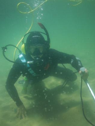 Underwater Metal Detector Man