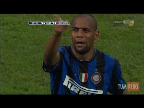 Maicon scores a beauty (Inter-Juventus 1-0 goal)