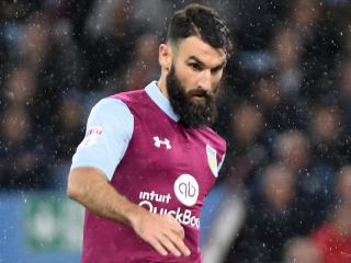 BIRMINGHAM, ENGLAND - OCTOBER 15: Mile Jedinak of Aston Villa during the Sky Bet Championship match between Aston Villa and Wolverhampton Wanderers at Villa Park on October 15, 2016 in Birmingham, England (Photo by Nathan Stirk/Getty Images)