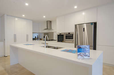 Kiama Seaside Getaway - Kitchen a