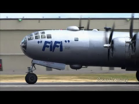 World's Only Flyable Boeing B-29 Departure + Flyover + Landing @ KPAE Paine Field