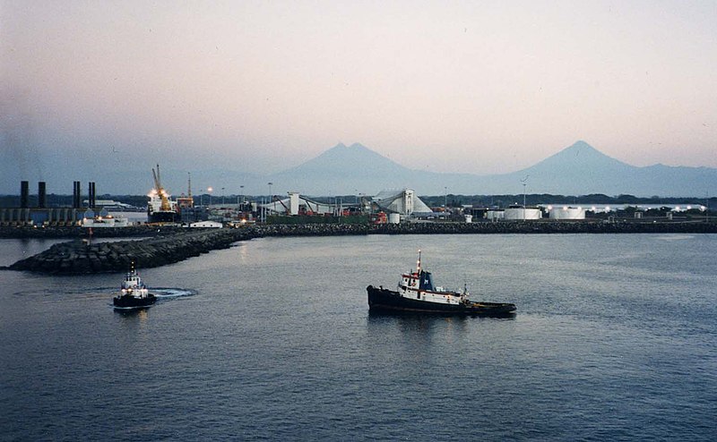 File:Puerto Quetzal at dawn.jpg