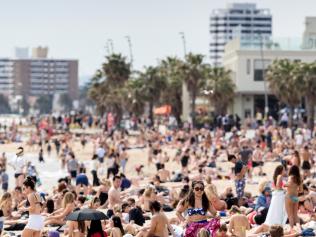 St Kilda Beach - Hot Weather