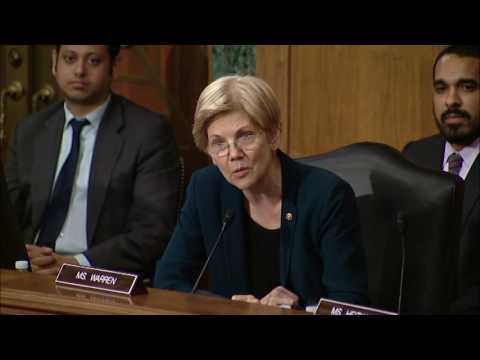 Senator Elizabeth Warren questions Wells Fargo CEO John Stumpf at Banking Committee Hearing