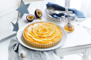 Mango and pineapple tart