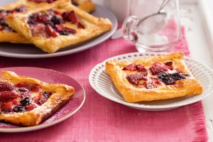 Custard berry danishes