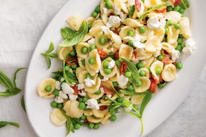 Chilli, pea, bacon and fetta pasta