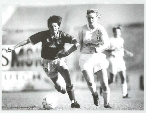 Moya Dodd, playing for the Matildas.