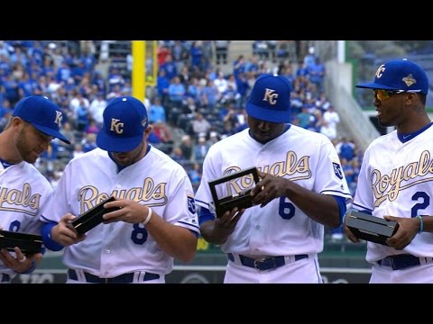 NYM@KC: Royals honored with 2015 World Series rings