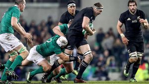 Rory Best tackles Brodie Retallick