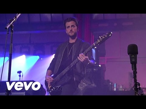 Kings Of Leon - Crawl (Live on Letterman)