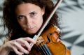 Lorenza Borrani, violin playing superstar.