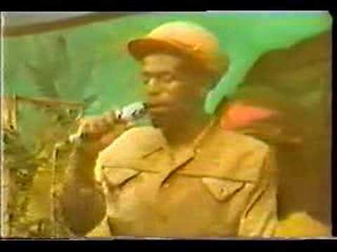 GREGORY ISAACS : Tune in