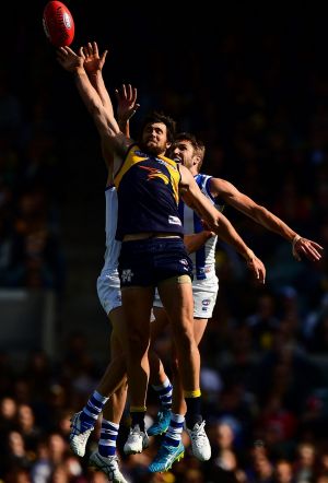 Josh Kennedy of the Eagles kicked 4.4 to draw level with Lance Franklin at 43 goals.