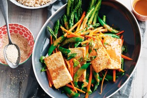 Sesame-crusted tofu with spring vegie salad