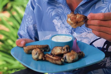 Buffalo wings with blue cheese dip