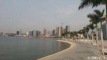 Angola Bucht von Luanda mit Skyline (DW/V. T.)