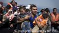 Griechenland Ankunft Syrische Flüchtlinge (picture-alliance/AP Photo/P. Giannakouris)