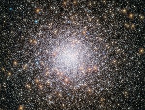 Globular clusters offer some of the most spectacular sights in the night sky. The Milky Way contains over 150 such clusters — and the one shown in this NASA/ESA Hubble Space Telescope image, named NGC 362, is one of the more unusual ones.