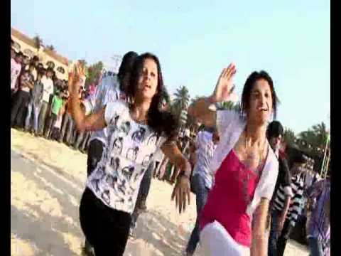 FLASH MOB @ PANAMBUR & MALPE BEACHES