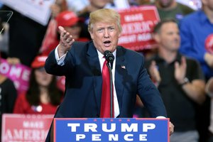 Donald Trump speaking with supporters at a campaign rally at the Phoenix Convention Center in Phoenix, Arizona, 29 October 2016