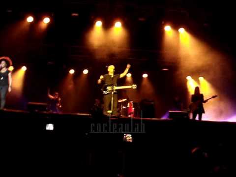 Moby in Lima - "Raining Again" + "Disco Lies" (Apr. 15, '10 | Peru)