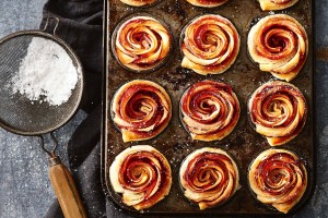 Apple raspberry pies