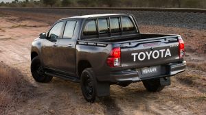 2015 Toyota HiLux 4x4 SR double cab 2016 Toyota HiLux SR 4x4 Double Cab.