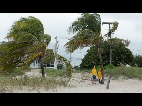 Hurricane Matthew reaches Florida's coast