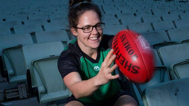 Footballer and cricketer Emma Kearney believes Cricket Australia feels threatened by the AFL.