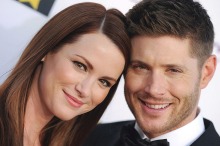 SANTA MONICA, CA - JANUARY 16:  Actor Jensen Ackles and wife actress Danneel Ackles attend arrive at the 19th Annual ...