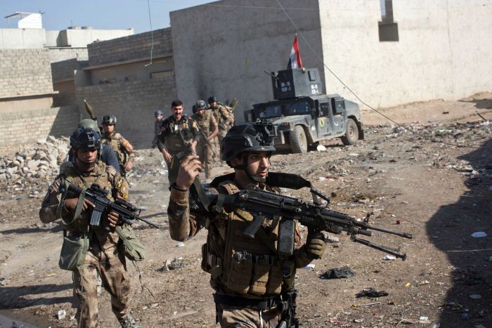 Iraqi special forces soldiers on the outskirts of Mosul