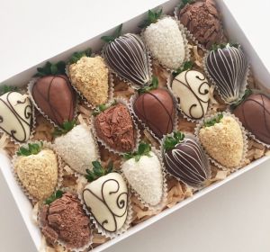 Chocolate-covered strawberries from Chocobon.