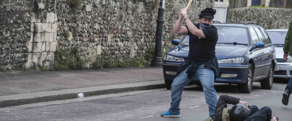 Nazi Peter Atkinson attempts to murder anti-fascist photographer Kelvin Williams in Dover on 30 January 2016