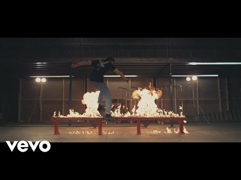 The Chainsmokers - Setting Fires (Lyric) ft. XYLØ