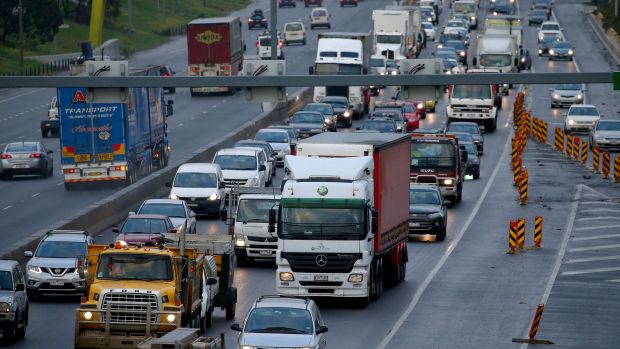 Heavy traffic on the Western Ring Road.