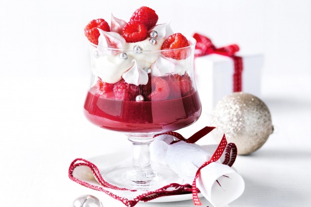 Berry meringue trifles